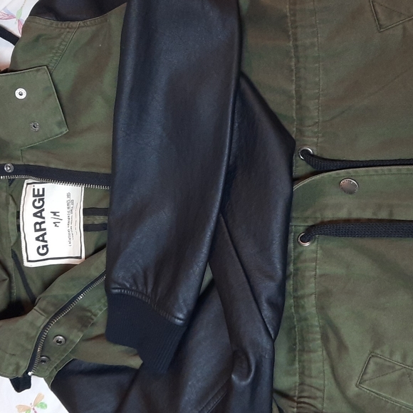 2 for $15 Garage green cargo jacket - Picture 4 of 4
